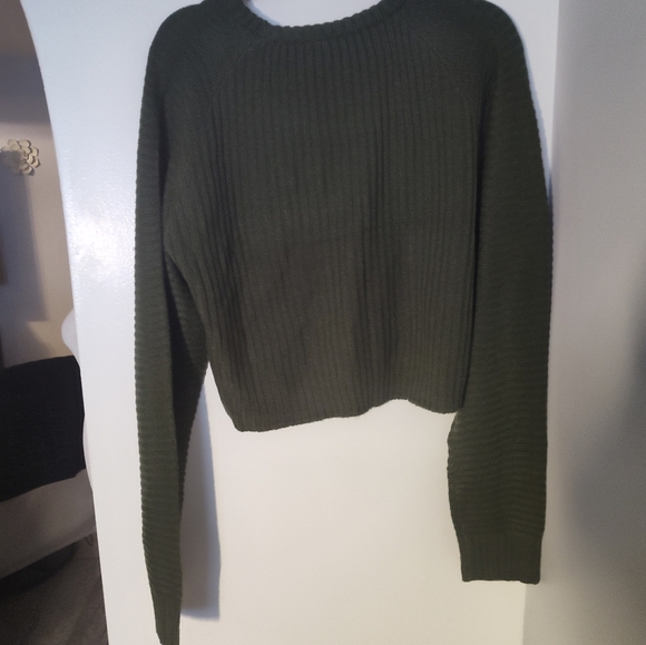 NWT Pretty little thing crop sweater size XXL - Picture 2 of 2
